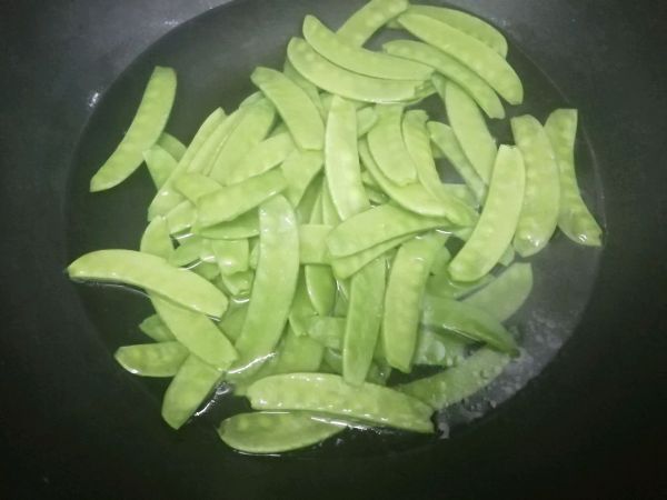 下饭菜……荷兰豆炒虾仁