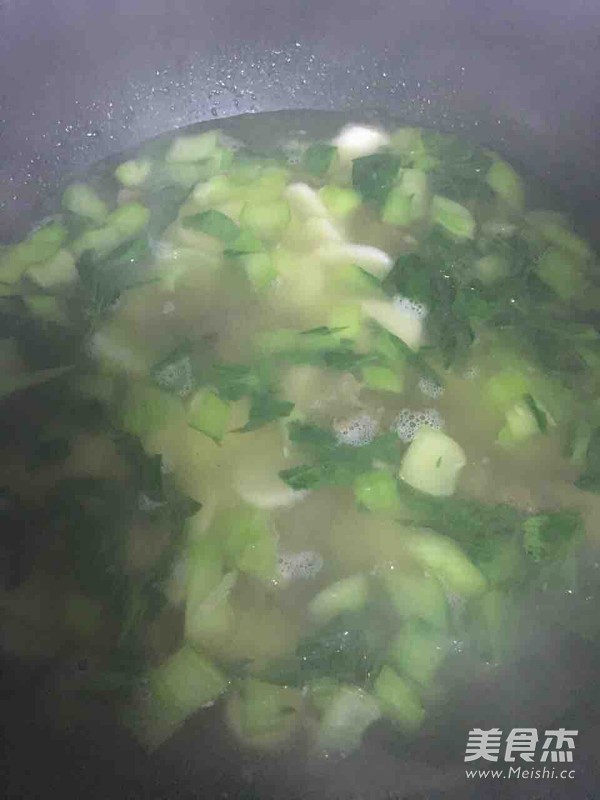 五香牛肉青菜年糕汤