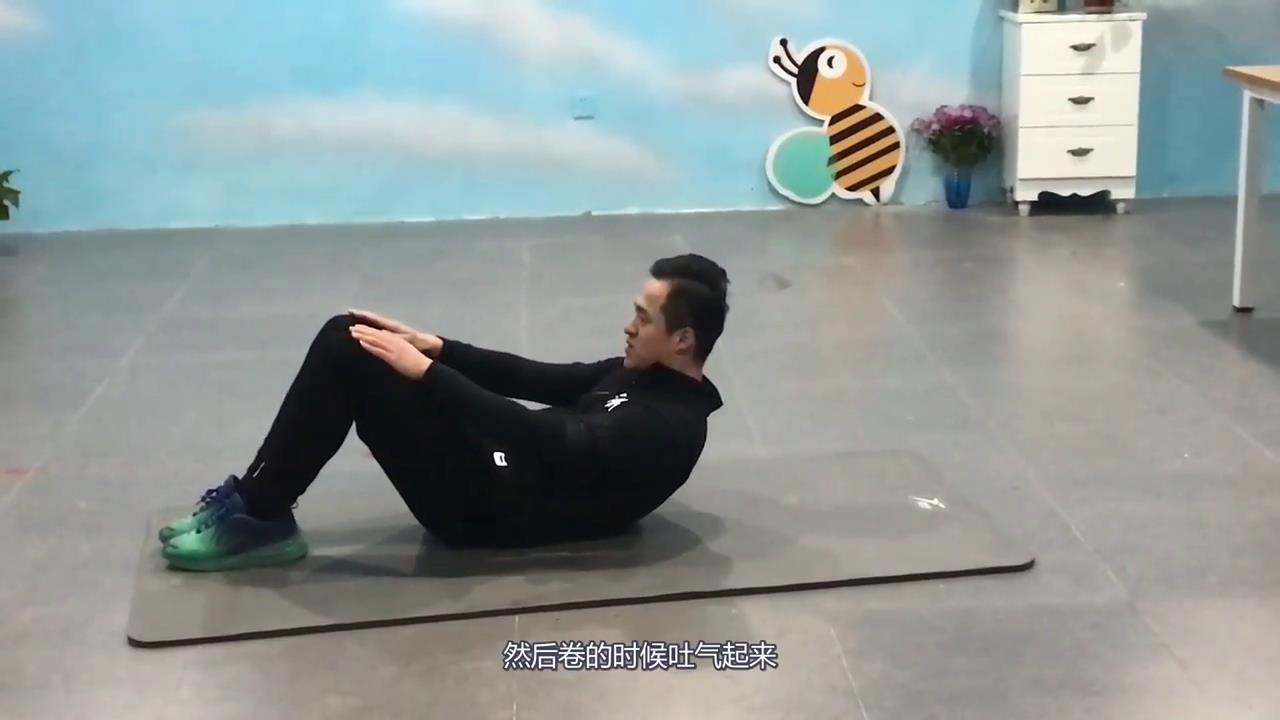 如何练出迷人的腹肌