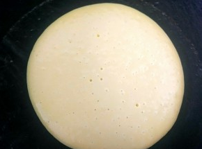 怎样制作香甜可口的酸奶鸡蛋饼步骤