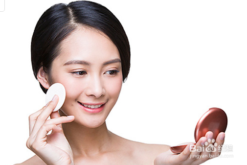 女生护肤化妆的步骤