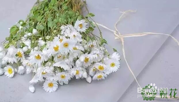 小清新的鲜花花束插花技巧图解