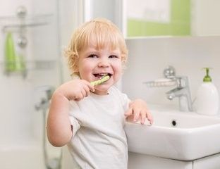 小孩可以怎么防止蛀牙