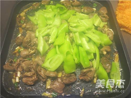 辣炒鸡心的做法