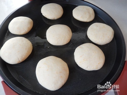 如何做香香糯糯的南瓜芝麻饼