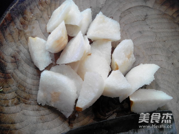 冰糖炖雪梨的做法