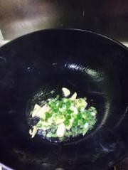 如何做出美味的个人河蚌火腿豆腐煲