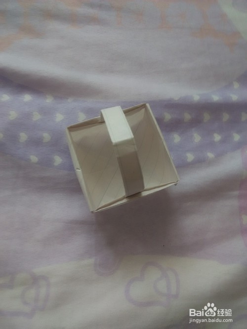 漂亮纸篮子的折法