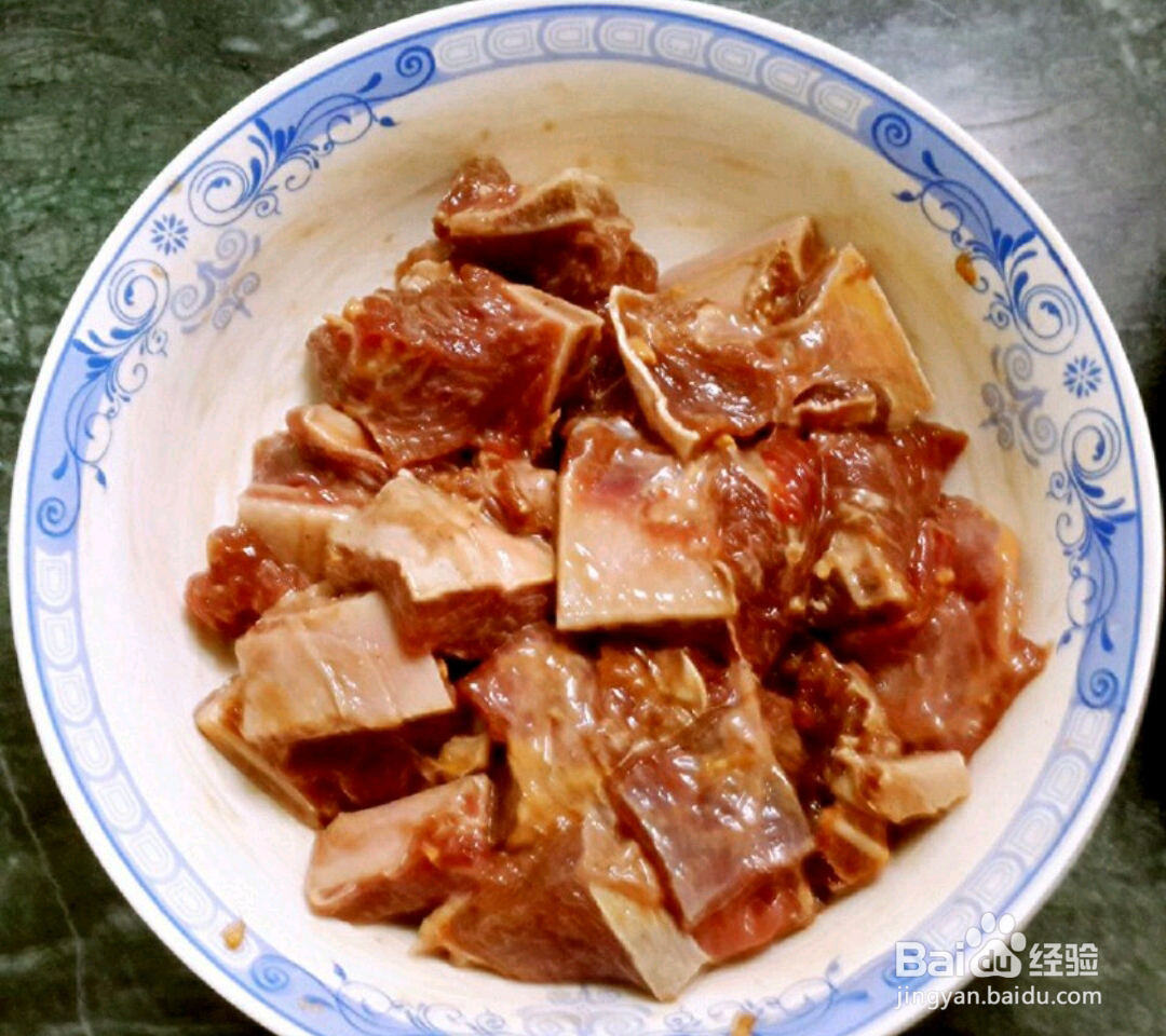 如何做出黑椒牛仔骨?