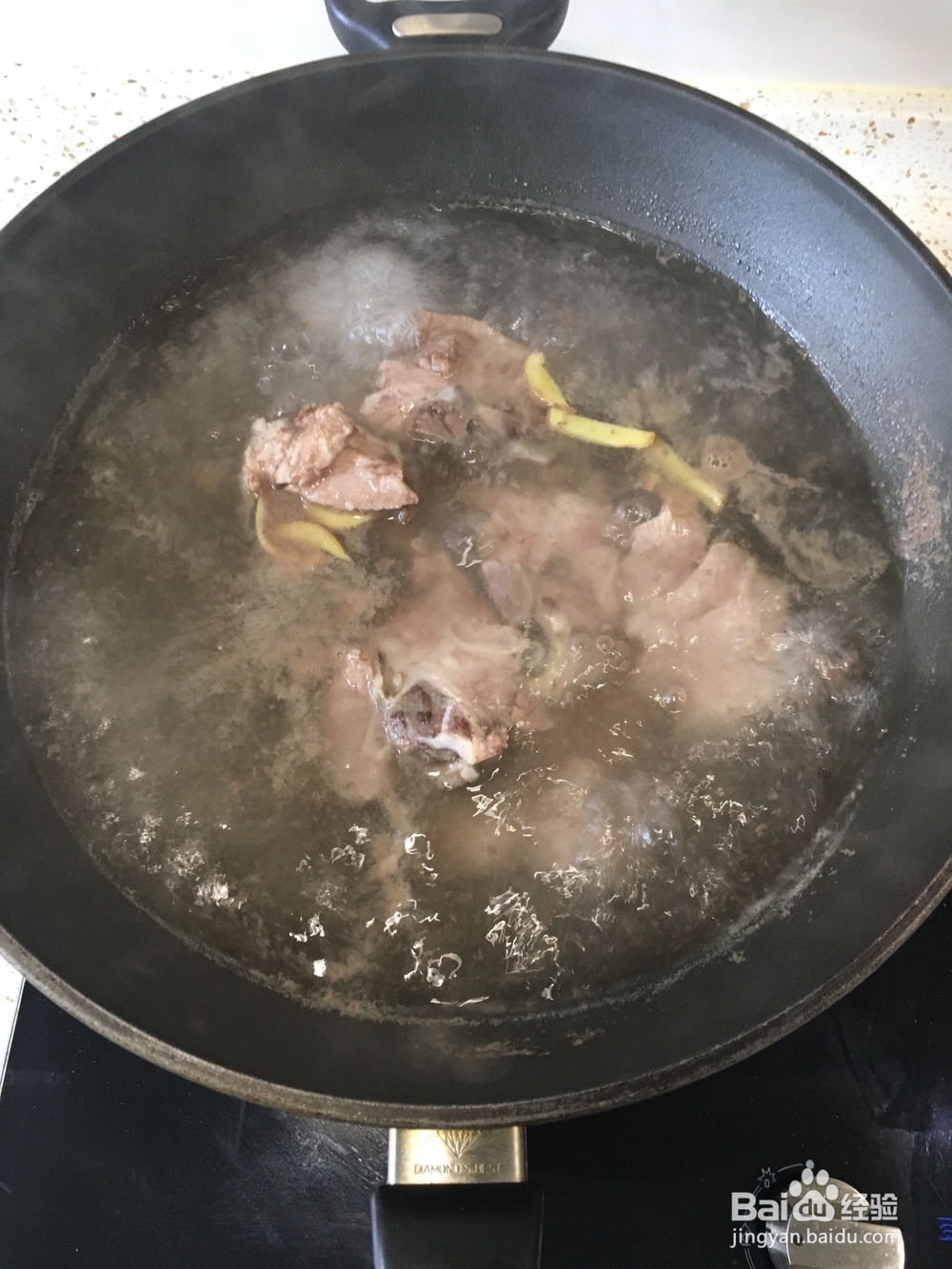 简单好吃的玉米莲藕骨头汤