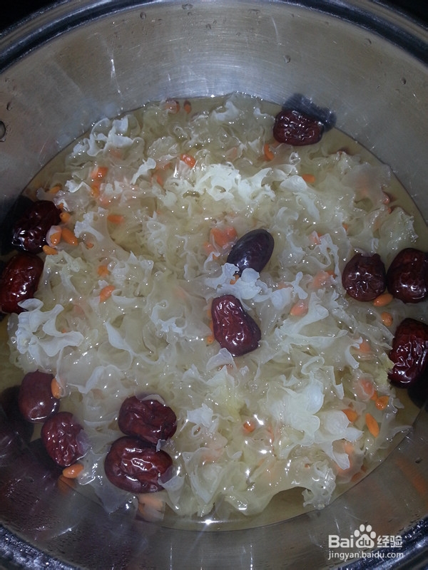 美容养颜红枣银耳汤