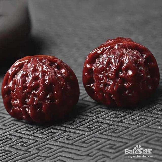 新买的文玩核桃有油味怎么办