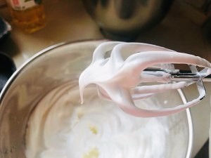 新手零失败戚风蛋糕做法