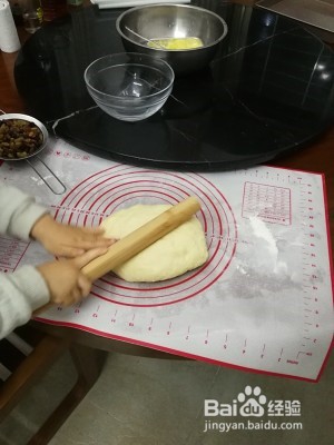 怎么做美味的椰丝葡萄面包