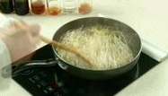 酸辣绿豆芽的家常做法