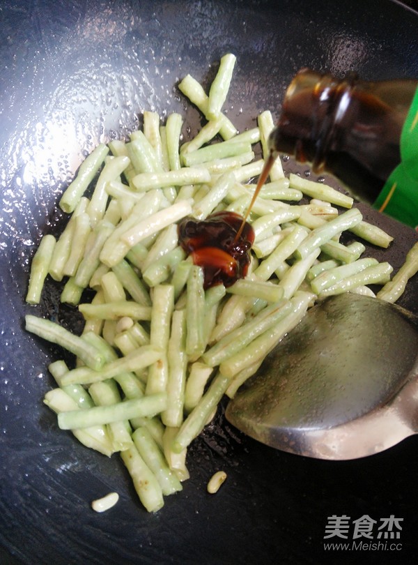 蚝油烧豆角的做法