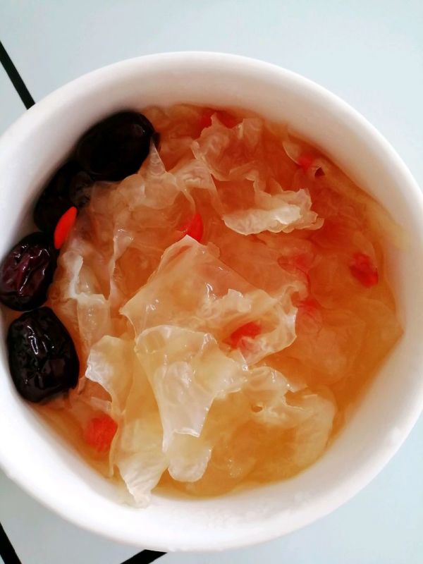 红枣枸杞银耳羹