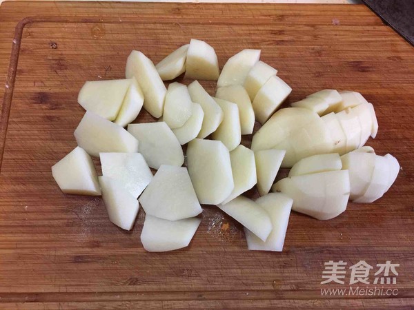 土豆炖五花肉