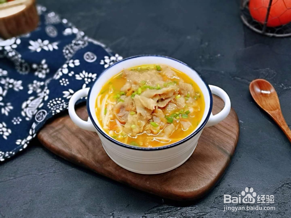 酸汤肥牛金针菇怎么做才好吃？