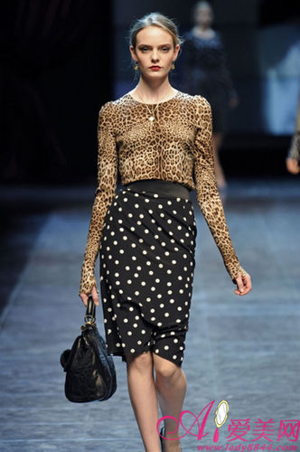 豹纹装秋冬要怎样穿才能性感又时尚