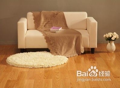 如何翻新实木地板及其注意事项