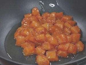 家常小炒菜鸡肉炒口蘑怎么做？