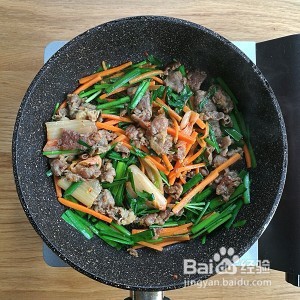 香辣肥牛糙米饭的做法