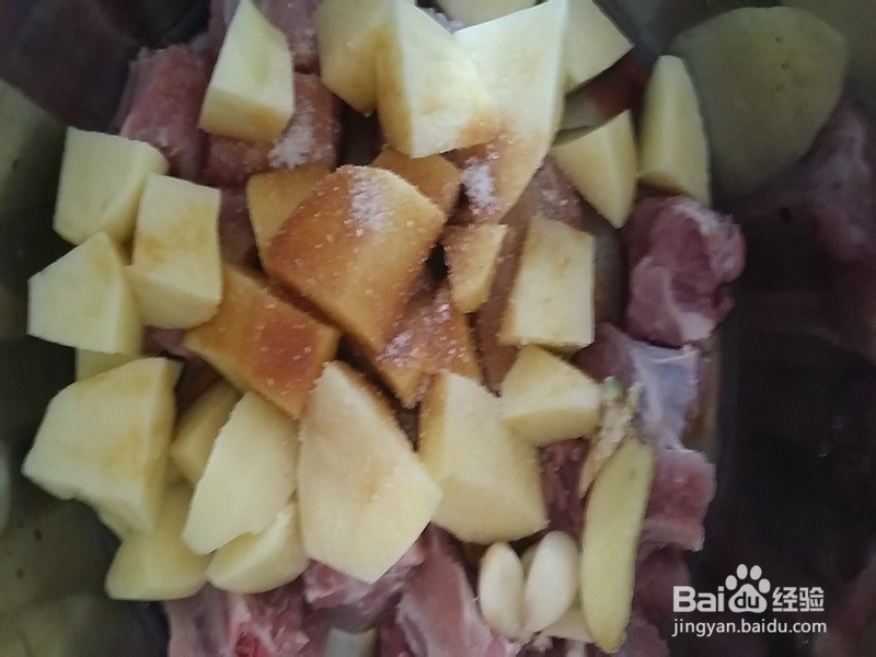 【图解】怎样用土豆炖排骨
