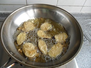 茄子炸面粉的做法
