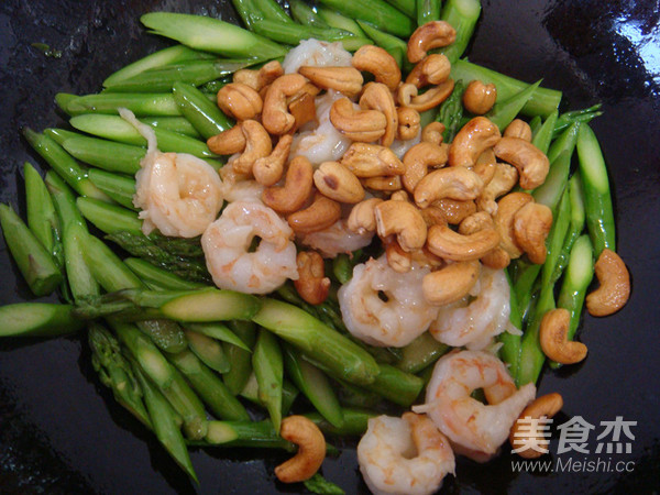 芦笋炒虾仁的做法