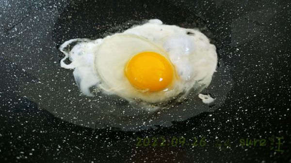 醋蛋生丝炒凉皮