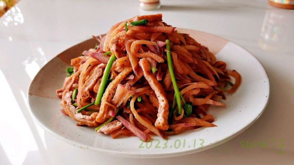 胭芫豆腐萝卜丝