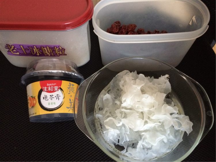 冰糖银耳红枣龟苓膏超级好吃，不会做我来教你