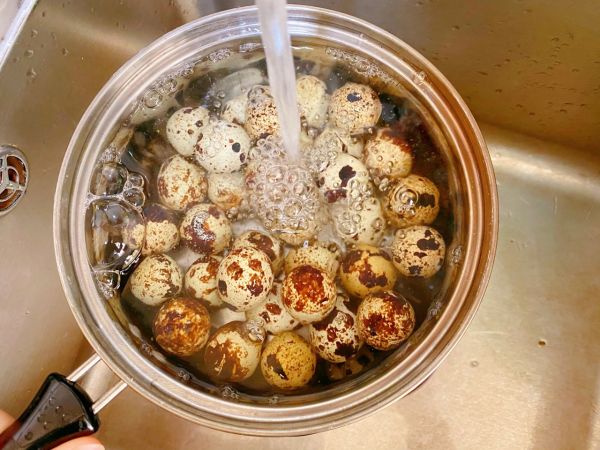 乡巴佬卤鹌鹑蛋