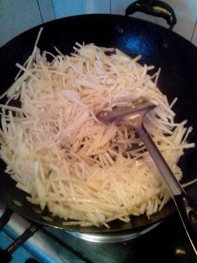 健康素食，好吃的青椒萝卜丝学着做起来