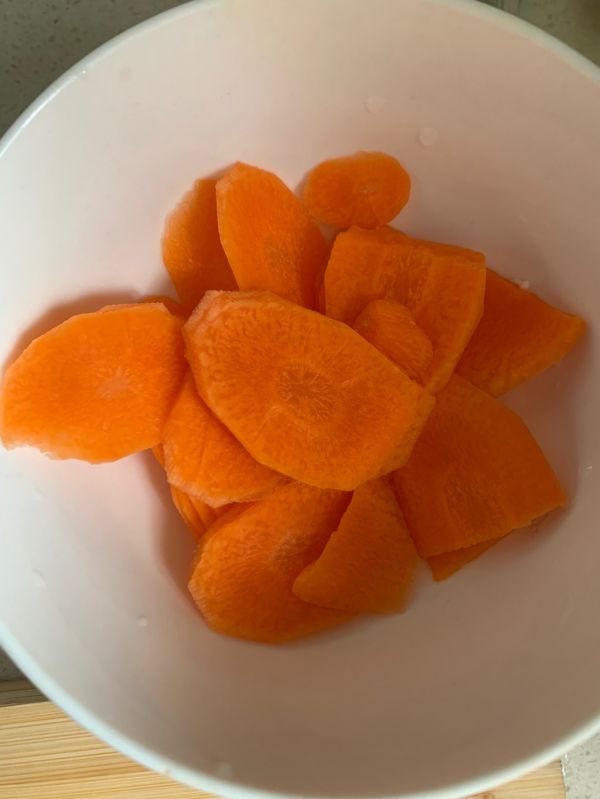 花菜胡萝卜炒肉片