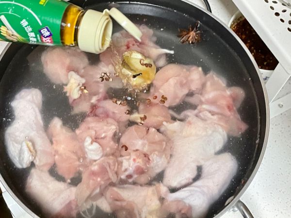 香菇鸡肉炖土豆