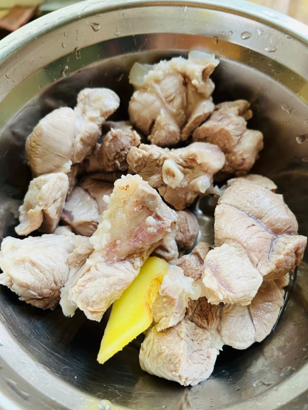 石斛西洋参瘦肉汤