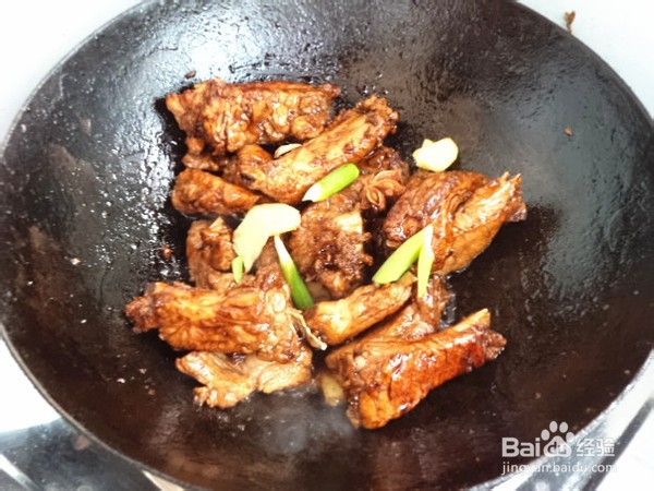 如何制作炖肋排