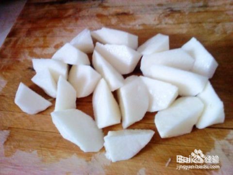五花肉芸豆炖土豆