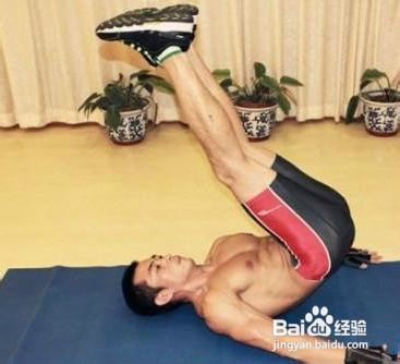 迷人的腹肌。