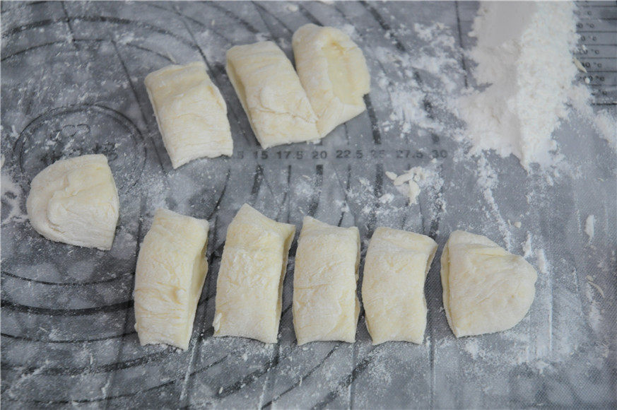 脆底小笼包的做法,好吃不腻!