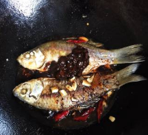 教你做酱烧鲫鱼