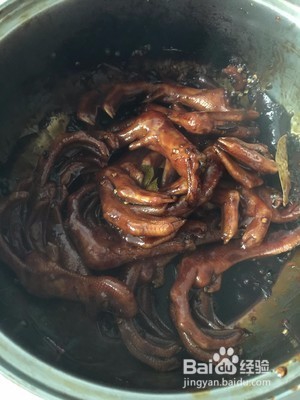 周黑鸭味的鸭爪家常做法