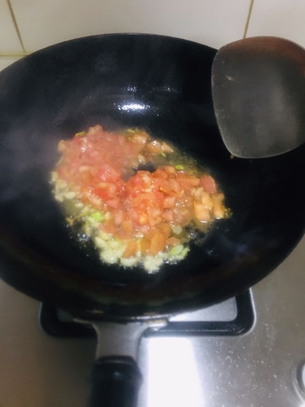 酸汤肥牛金针菇