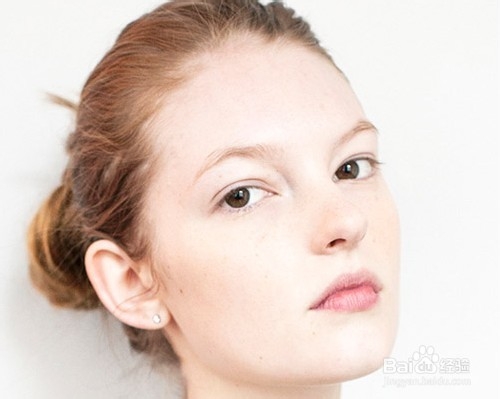 告别干燥脱皮 干性皮肤秋冬补水7要素