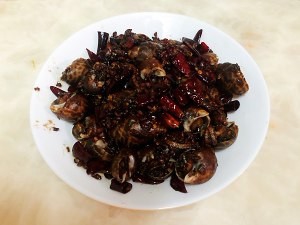 香喷喷的家常辣炒花螺的做法