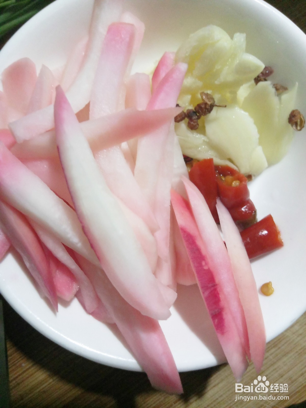 怎样炒酸辣味的圆白菜