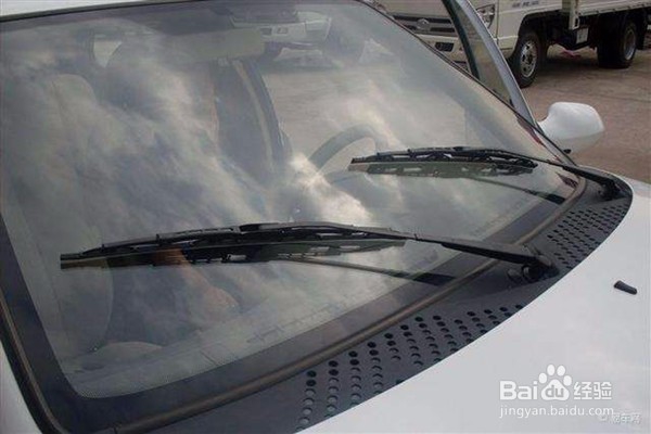 汽车雨刷多久换一次