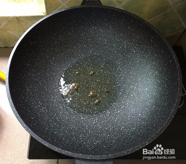 怎么做葱香鲈鱼?